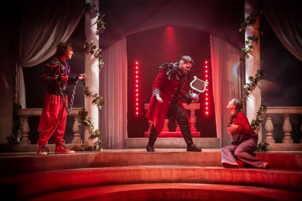 Shak Graa & Bizarbara Face Off!